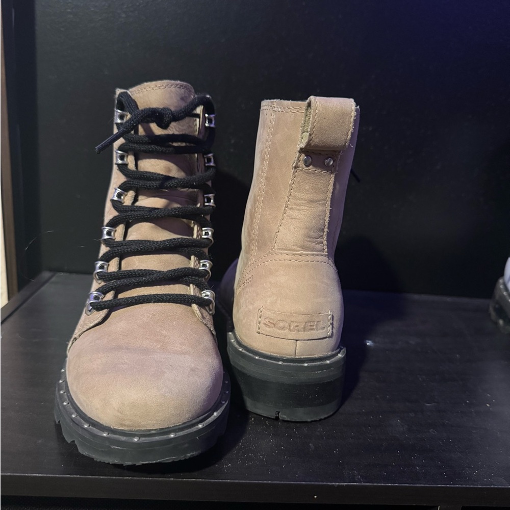Sorel Lennox Women's Beige Combat Boots